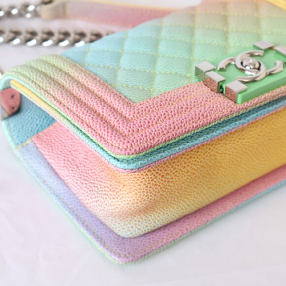 CHANEL Caviar Rainbow Boy Flap Bag Quilted 20 - Picture 3 of 16